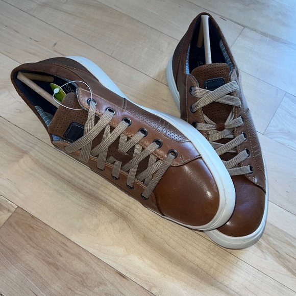 Rockport Other - Rockport Leather Sneakers - Size 8​